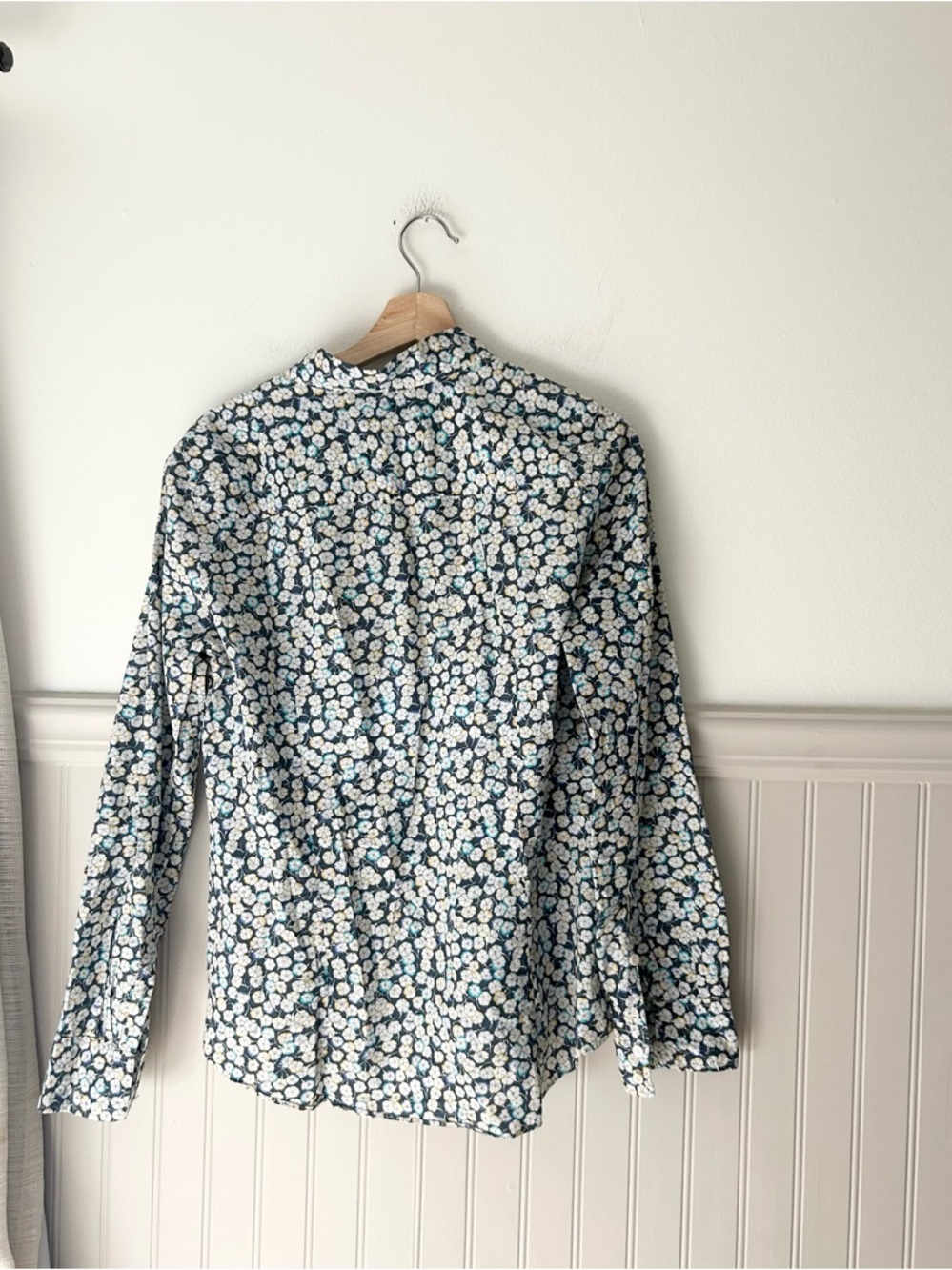J. Crew 10 Perfect Navy Blue Floral Long Sleeve Cotton Button-Down Shirt - Picture 5 of 6